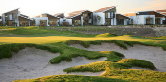 golf course family homes